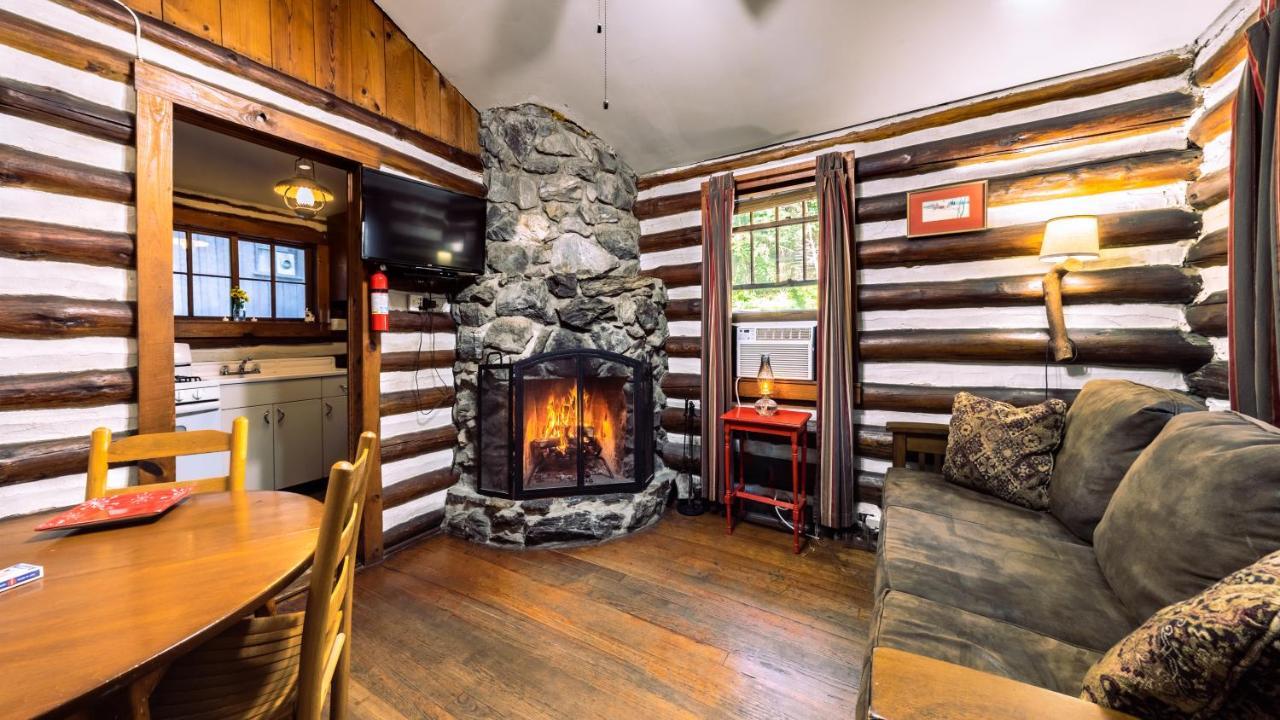 Log Cabin Motor Court Asheville Exterior photo