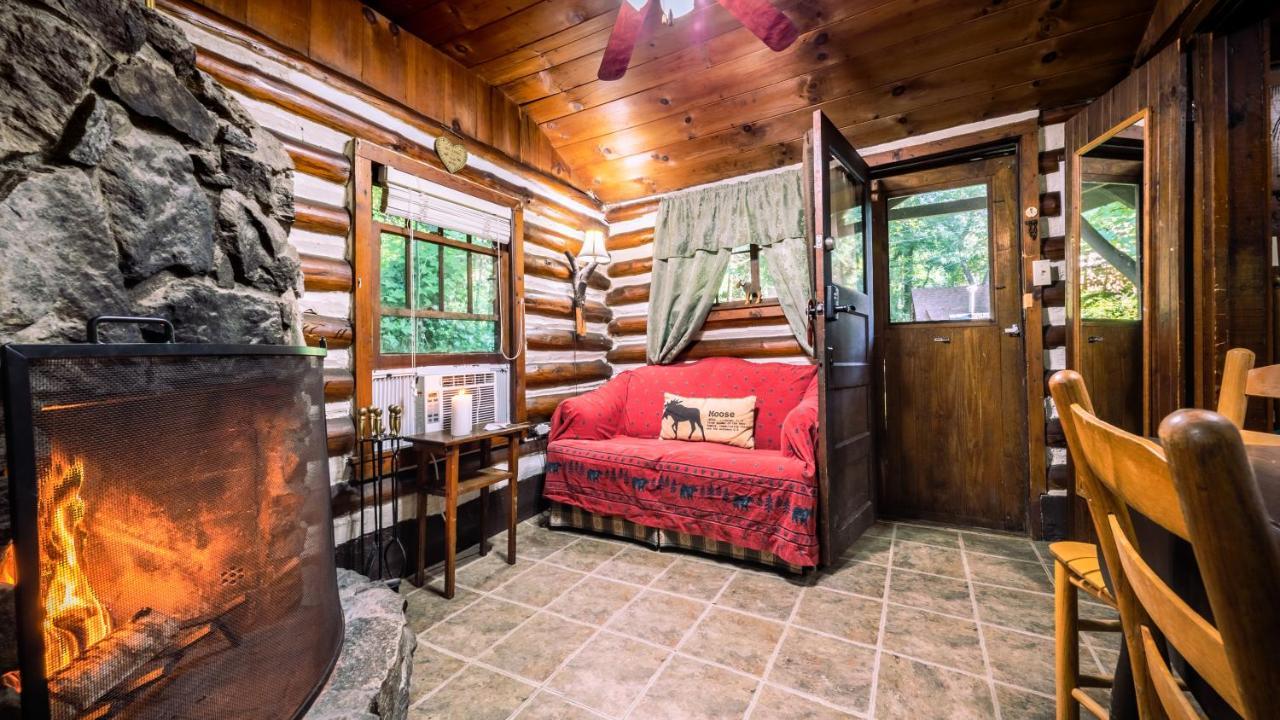 Log Cabin Motor Court Asheville Exterior photo