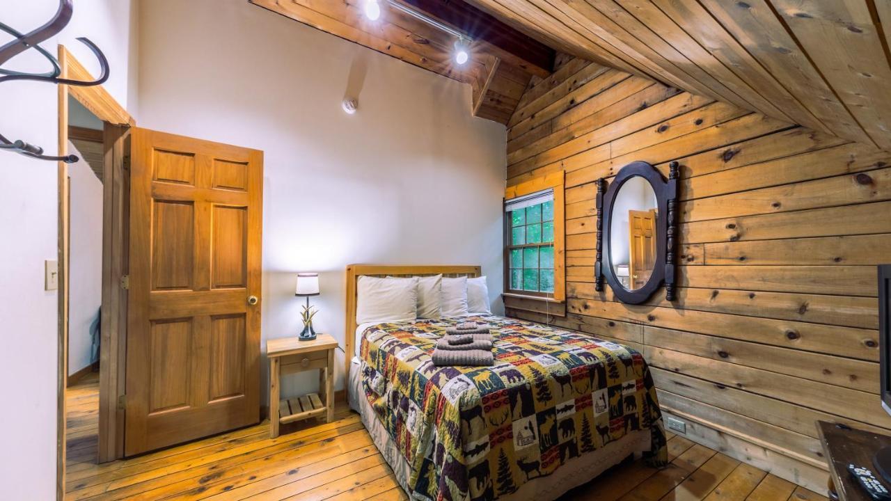 Log Cabin Motor Court Asheville Exterior photo
