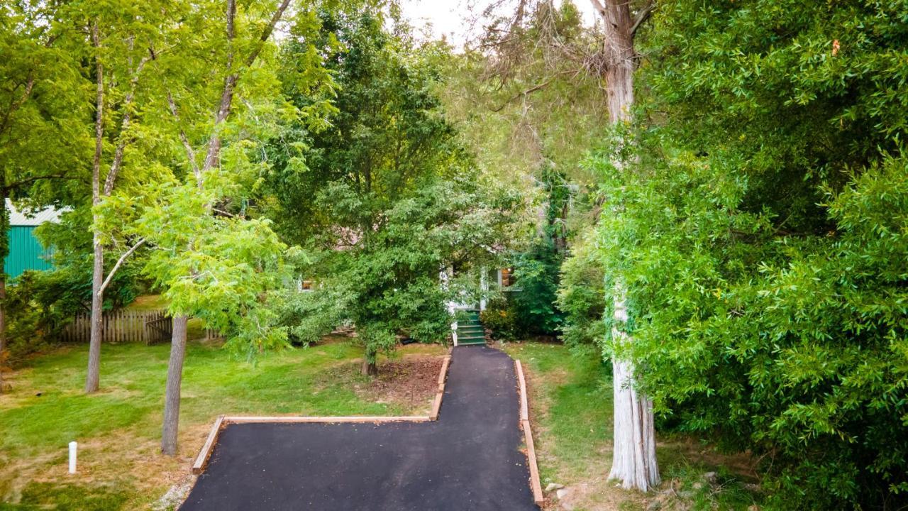 Log Cabin Motor Court Asheville Exterior photo