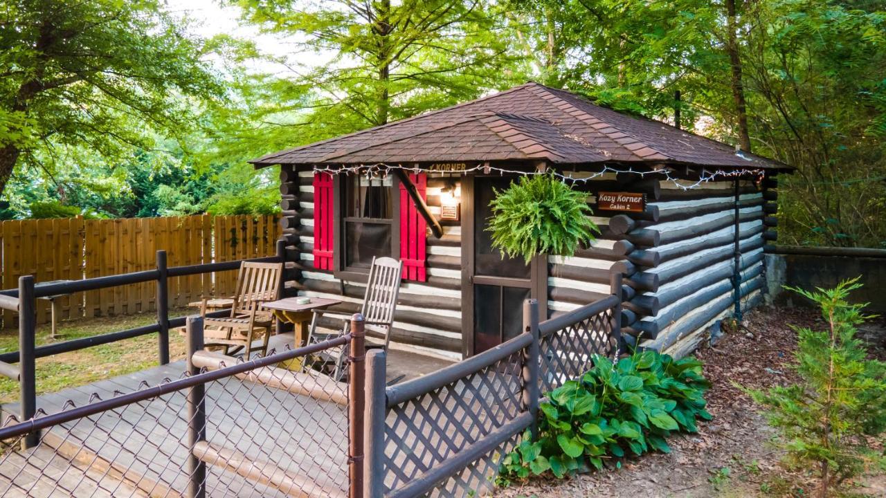 Log Cabin Motor Court Asheville Exterior photo