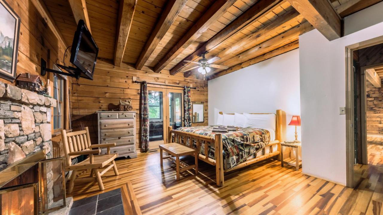 Log Cabin Motor Court Asheville Exterior photo