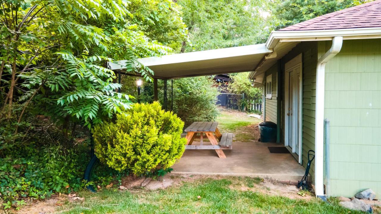 Log Cabin Motor Court Asheville Exterior photo