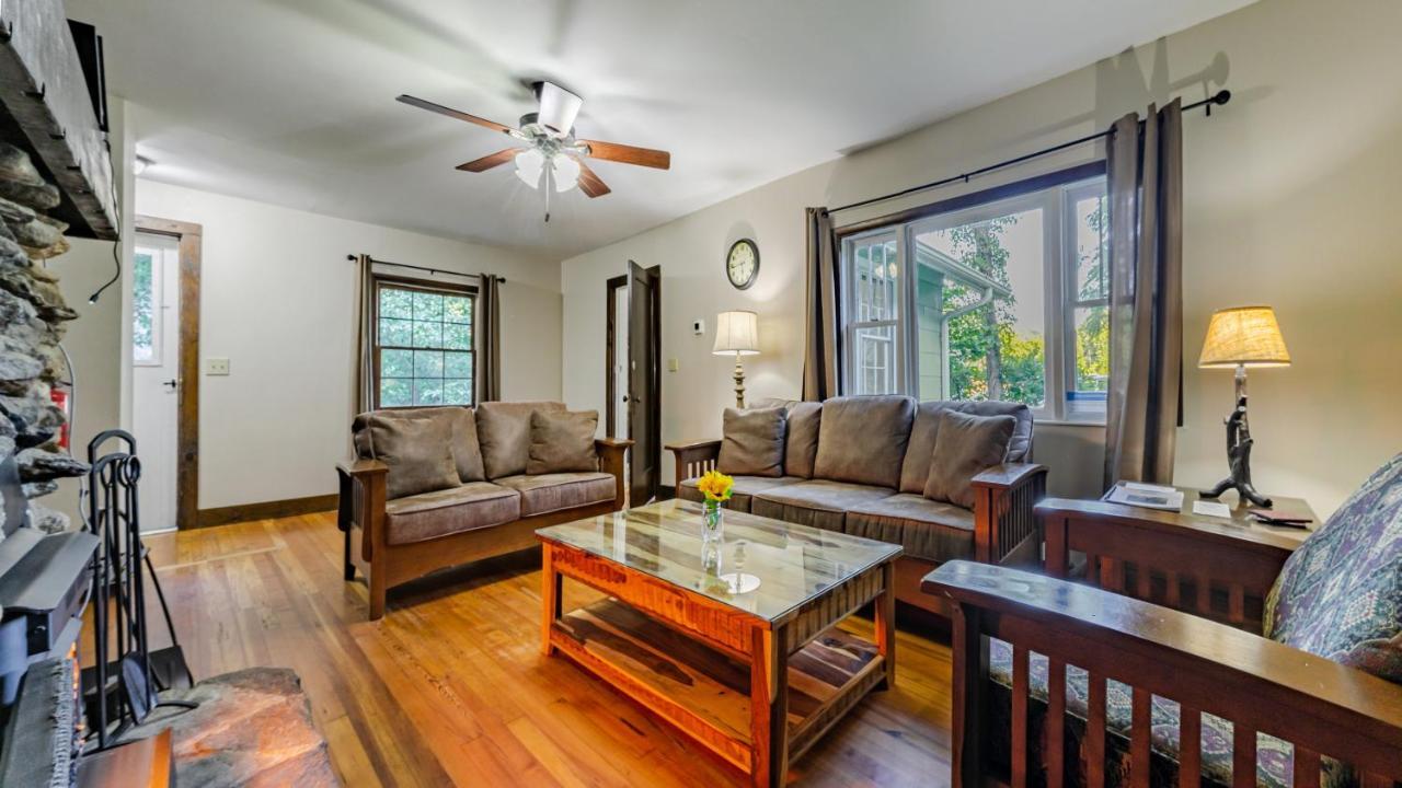 Log Cabin Motor Court Asheville Exterior photo