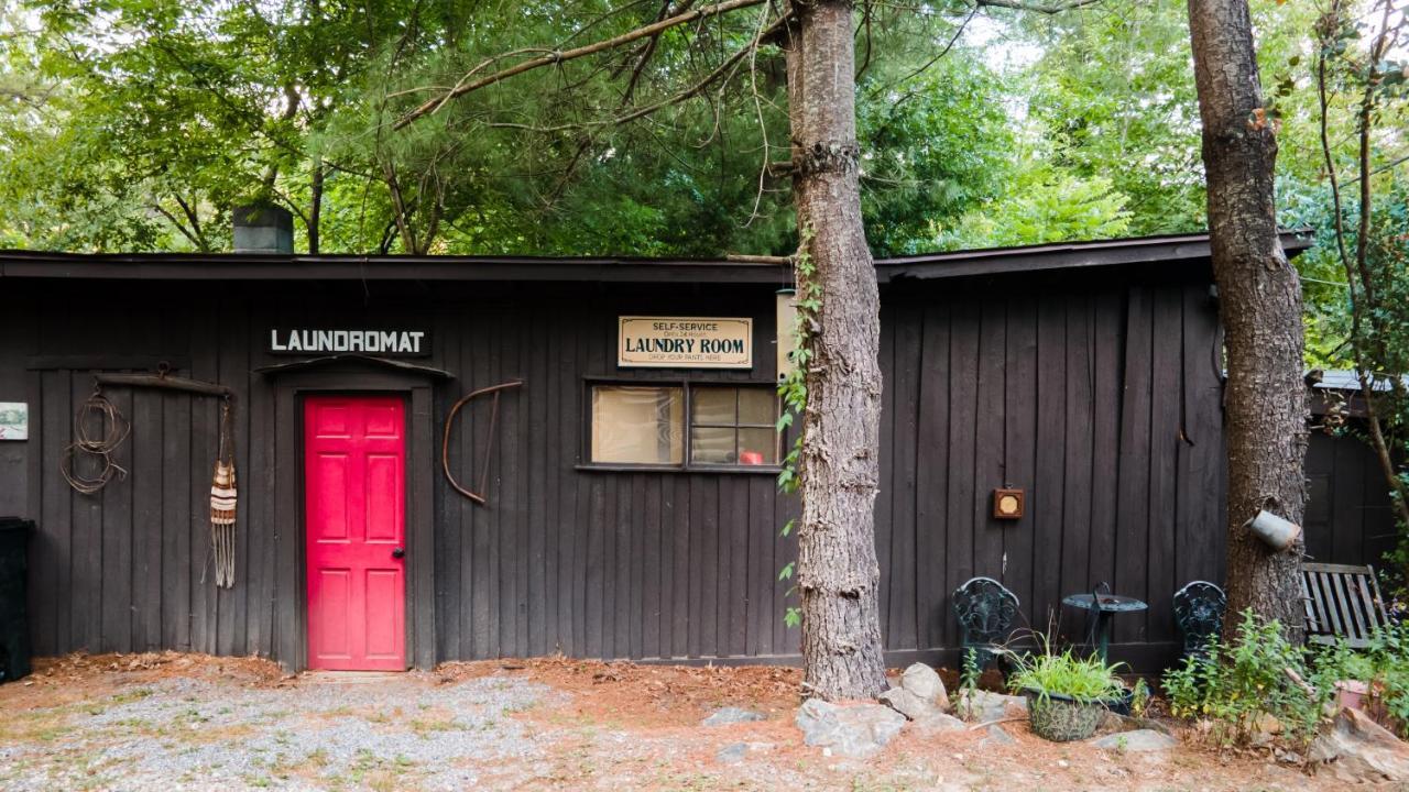 Log Cabin Motor Court Asheville Exterior photo