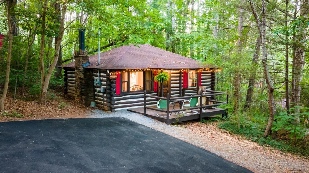 Log Cabin Motor Court Asheville Exterior photo
